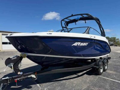 2027 Yamaha Boat AR220 Jet Boat (YB055G627)