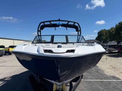 2027 Yamaha Boat AR220 Jet Boat (YB055G627)