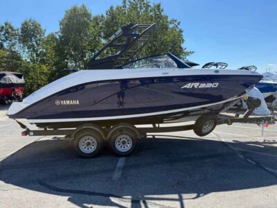 2027 Yamaha Boat AR220 Jet Boat (YB055G627)