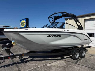 2027 Yamaha Boat AR220 Jet Boat (YB271H627)