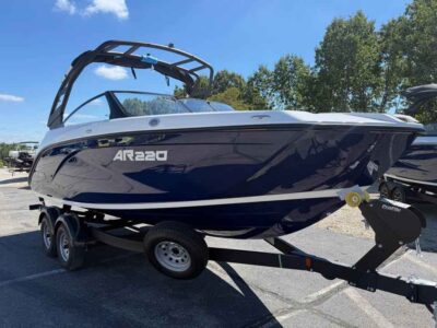 2027 Yamaha Boat AR220 Jet Boat (YB055G627)