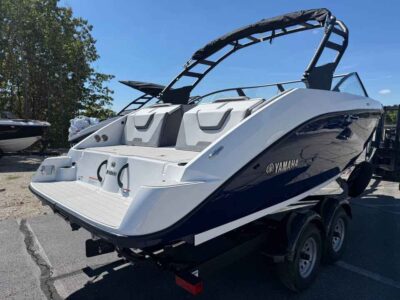 2027 Yamaha Boat AR220 Jet Boat (YB055G627)