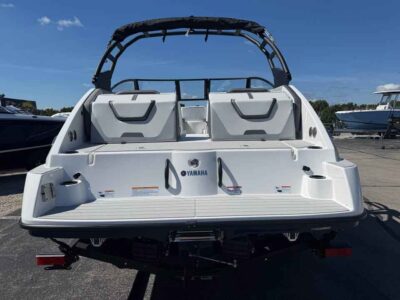 2027 Yamaha Boat AR220 Jet Boat (YB055G627)