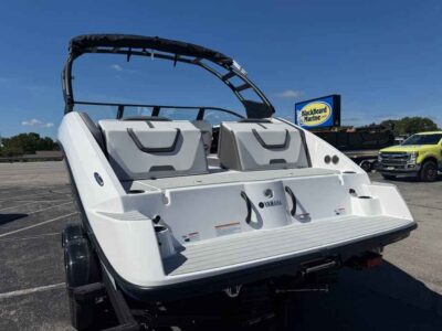 2027 Yamaha Boat AR220 Jet Boat (YB055G627)
