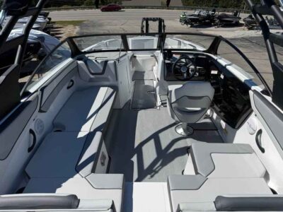 2027 Yamaha Boat AR220 Jet Boat (YB055G627)