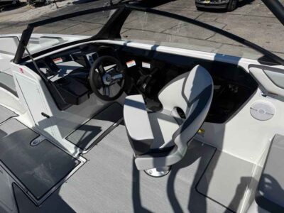 2027 Yamaha Boat AR220 Jet Boat (YB055G627)