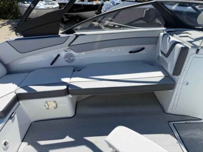 2027 Yamaha Boat AR220 Jet Boat (YB055G627)