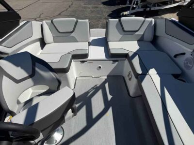 2027 Yamaha Boat AR220 Jet Boat (YB055G627)