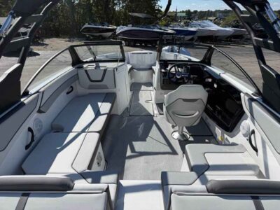 2027 Yamaha Boat AR220 Jet Boat (YB271H627)