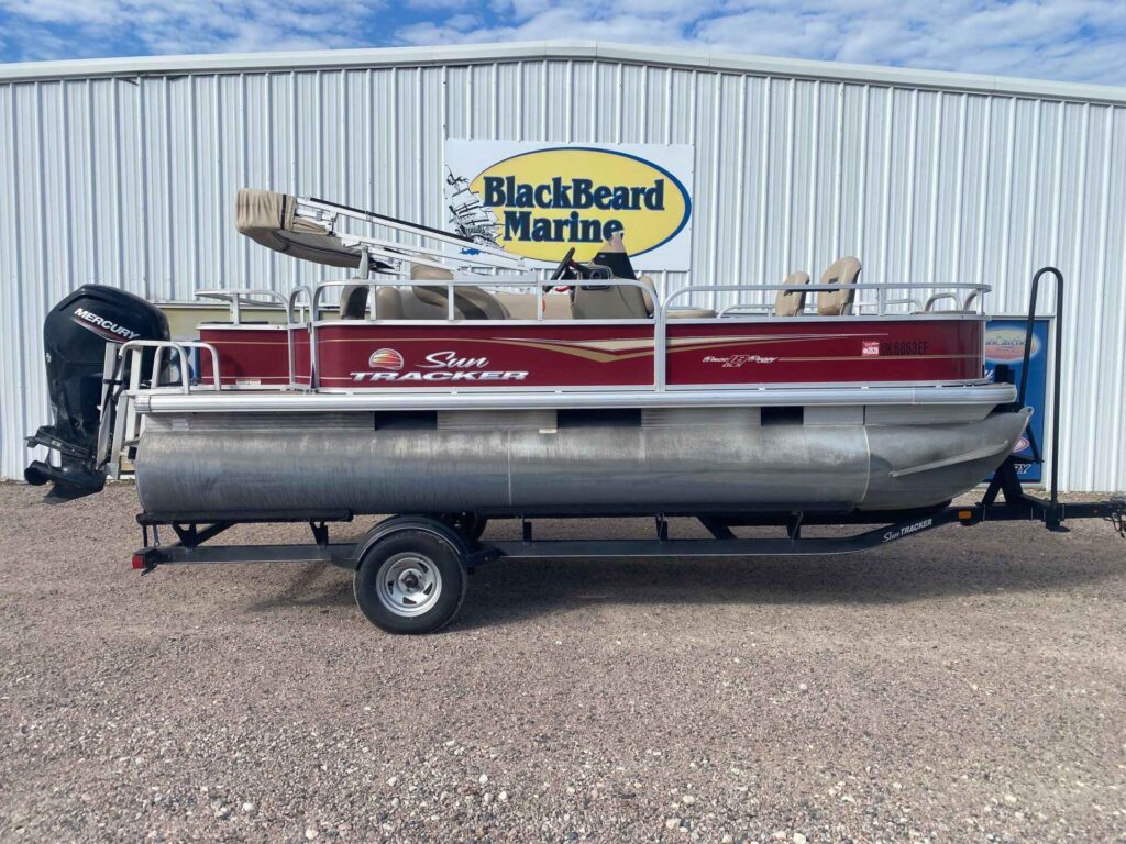 2020 Tracker Marine Bass18DLX Pontoon Boat