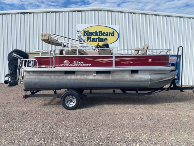 2020 Tracker Marine Bass18DLX Pontoon Boat