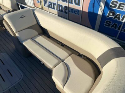 2027 SunCatcher SELECT 322RF Pontoon Boat