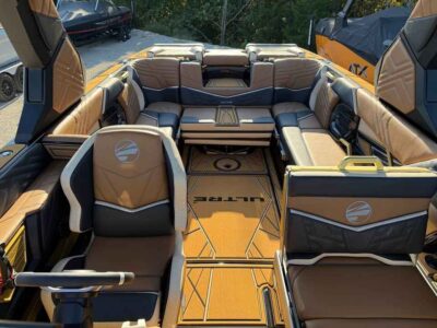 2027 Tige ULTRE 25ZX Wake/Surf Boat