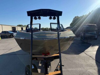 2027 Tige ULTRE 25ZX Wake/Surf Boat