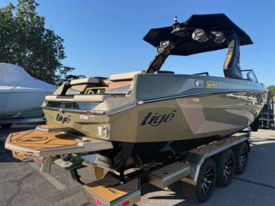 2027 Tige ULTRE 25ZX Wake/Surf Boat