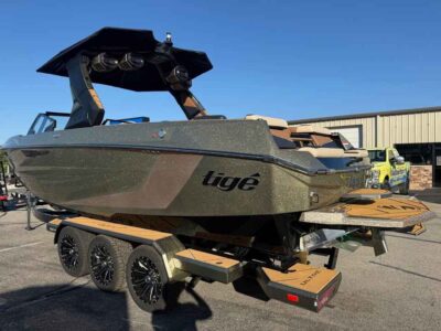 2027 Tige ULTRE 25ZX Wake/Surf Boat