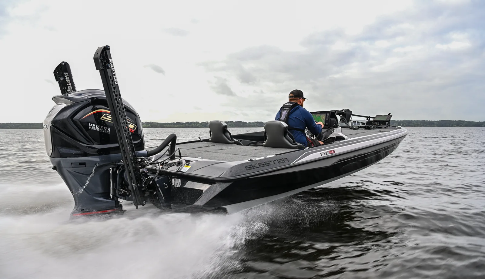Skeeter bass boat running